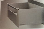 картинка FLOWBOX H192 (H144) мм (Держатель передней панели внутреннего ящика антрацит)   от магазина комплектующих для производства мебели "Панорама"